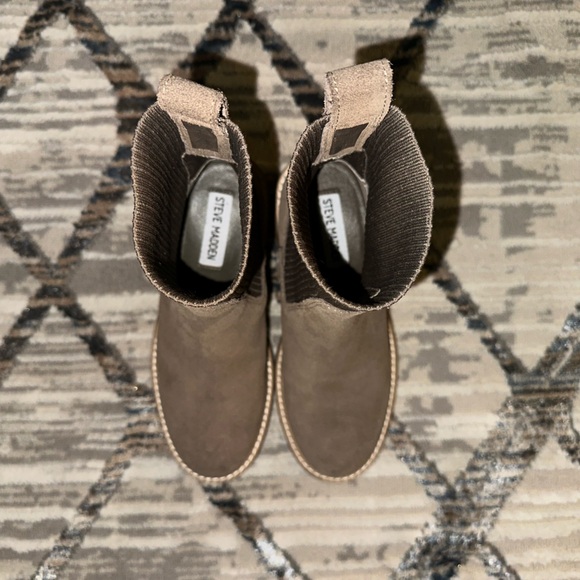 Steve Madden Kiley Booties in Taupe Suede 
Size 5.5 - Picture 3 of 8